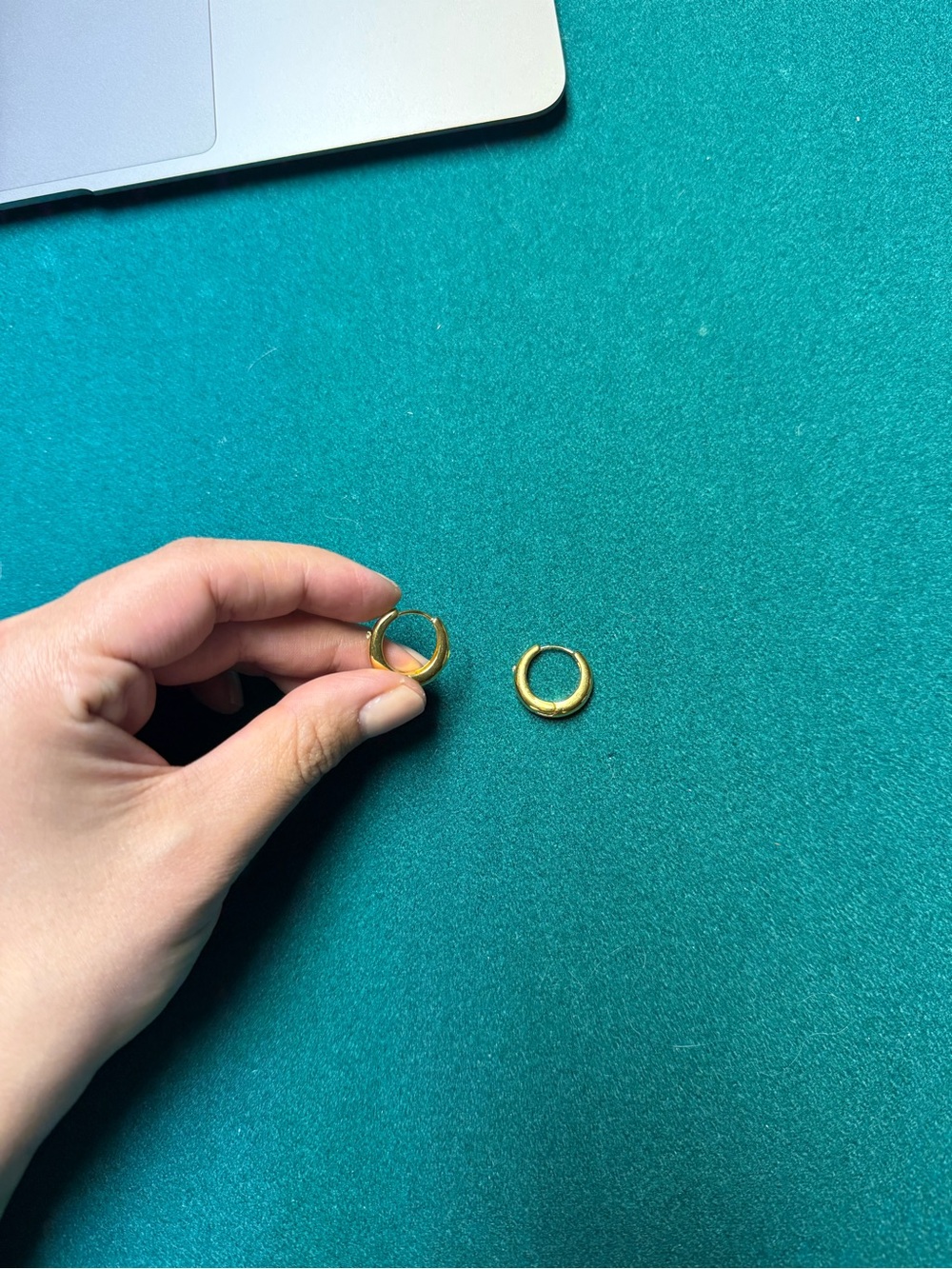 Nordstrom Demi-Fine Simple Huggie Hoop Earrings - Picture 4 of 5